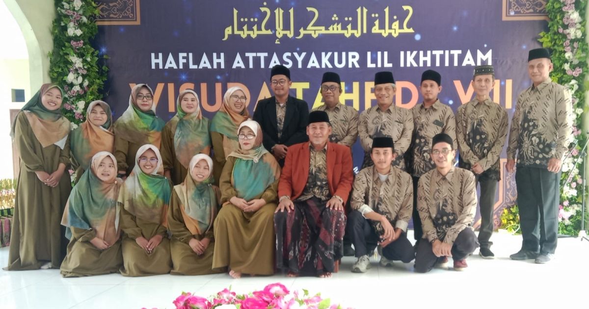 Ponpes Thoyyibah Mts Ar Rifai Gelar Wisuda Tahfidz ke 8