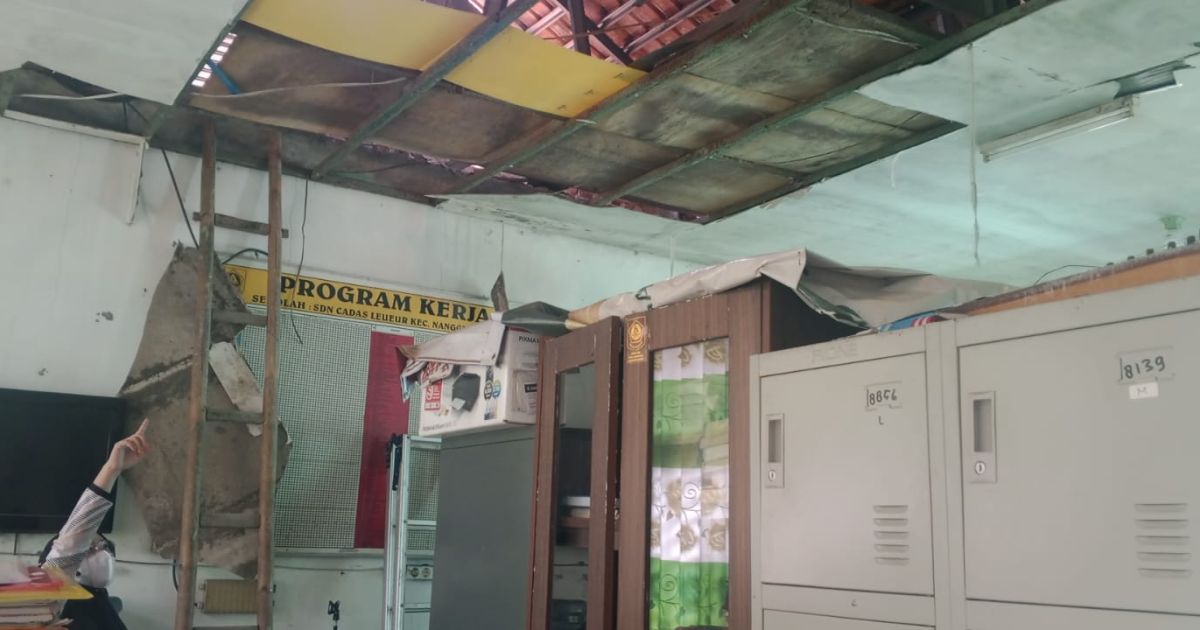Gedung Lapuk, Ratusan Siswa SDN Cadas Leueur Harus Belajar Bergantian