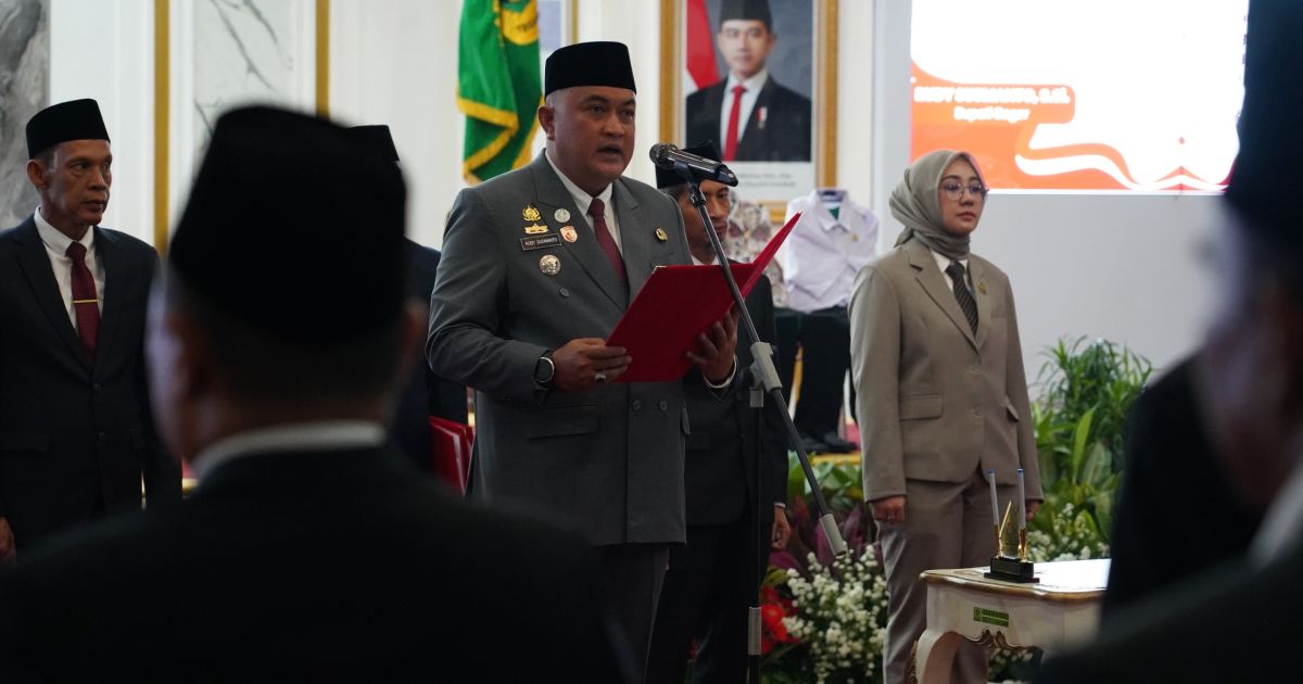Bupati Bogor Rudy Susmanto melantik pejabat di lingkungan Pemkab Bogor, Cibinong (Dok. Diskominfo Kabupaten Bogor)