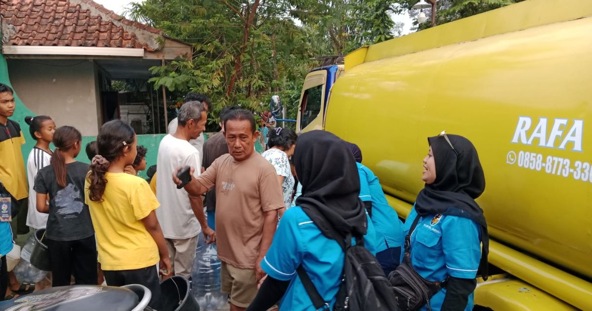 Sumur Mengering, KNPI Jasinga Bantu Warga Lewat Penyaluran 8.000 Liter Air Bersih