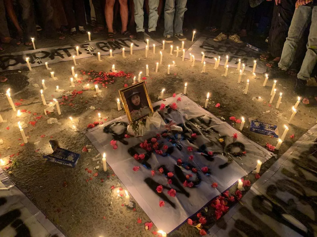 Truk Tambang Tewaskan Pelajar Perempuan, HMR Gelar Solidaritas Tabur Bunga dan Bakar Lilin