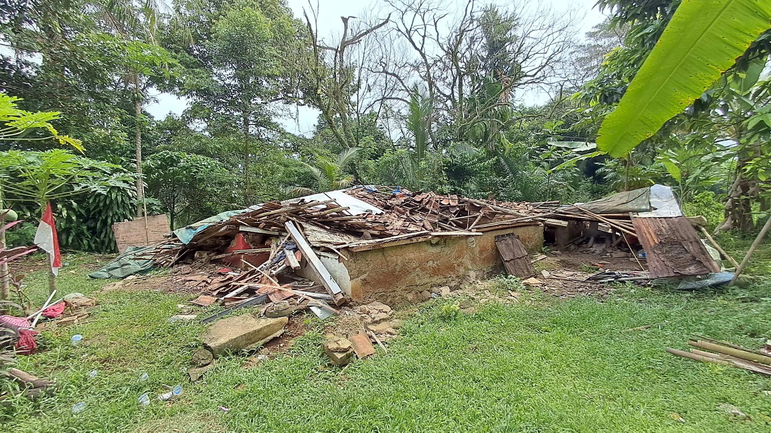 Warga Bogor Ajukan Rutilahu Sejak Tahun Lalu, Kini Rumah Roboh Tanpa Bantuan