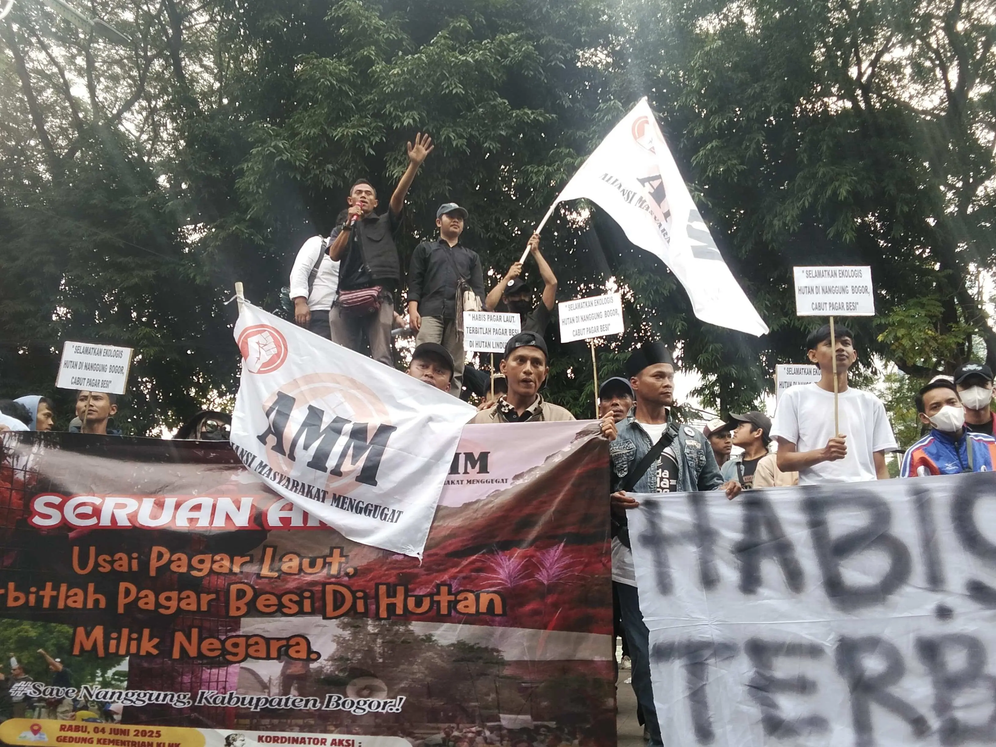Pagar Besi Hutan Lindung Nanggung Disorot, Aksi Massa Bongkar Dugaan Pelanggaran di KTH Ciguha River