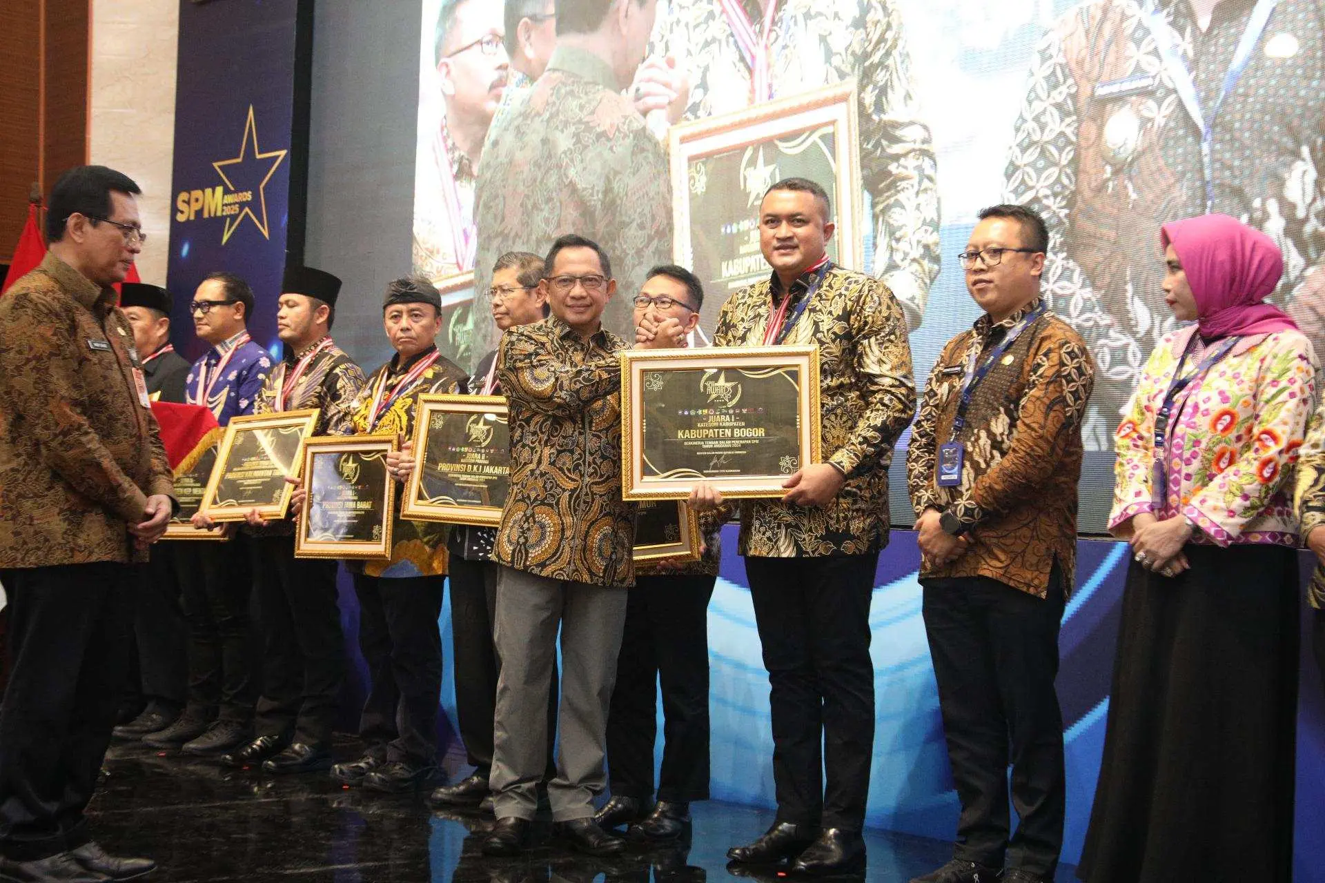 Rudy Susmanto Terima Penghargaan SPM Awards 2025 Kemendagri di Jakarta