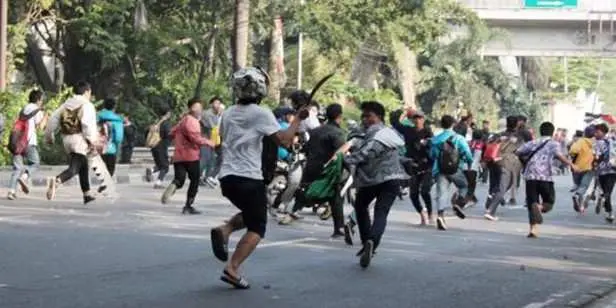 Kenakalan Remaja Marak di Kawasan Perkotaan, Orang Tua dan Sekolah Diminta Waspada