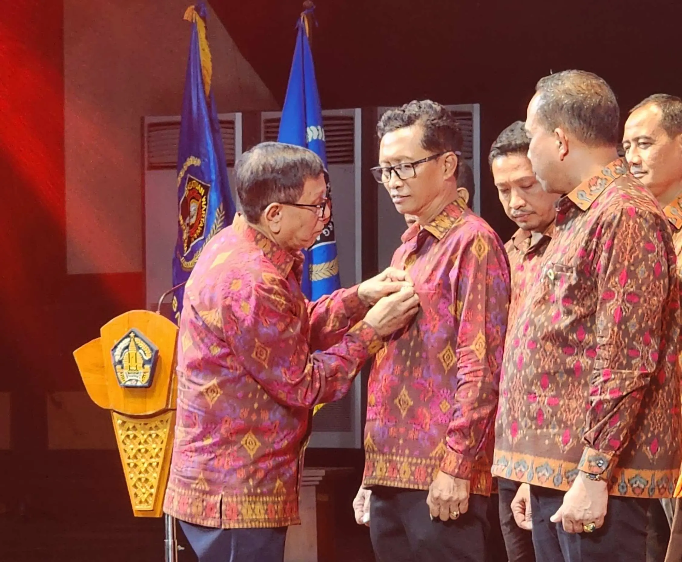 Pelantikan PWI Bali, Wagub Dukung Kebebasan Pers dan Sekolah Jurnalistik
