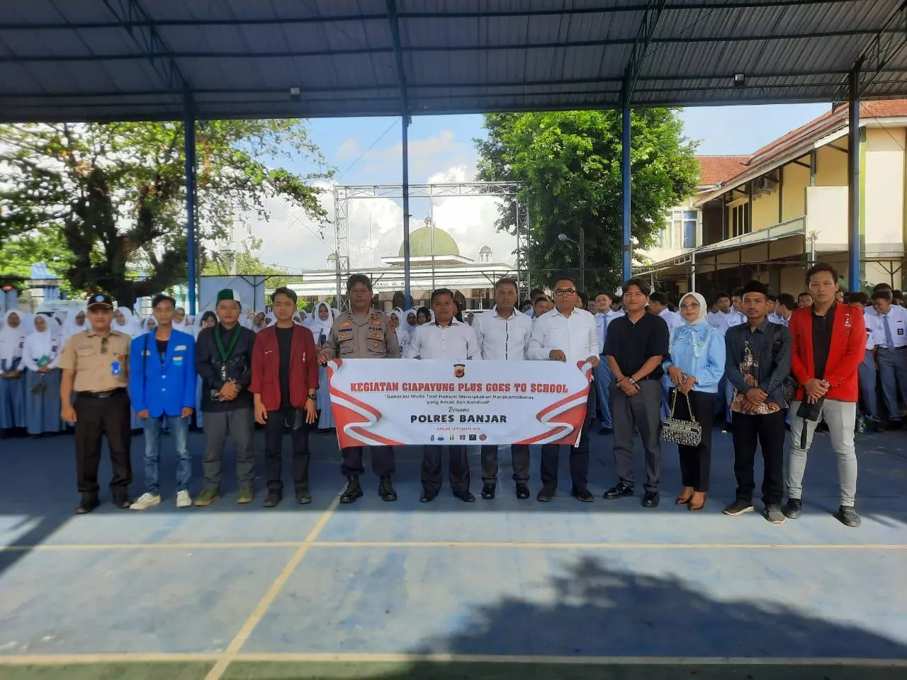 Kapolres Banjar Ajak Pelajar Taat Hukum Lewat Program Cipayung Plus Goes to School