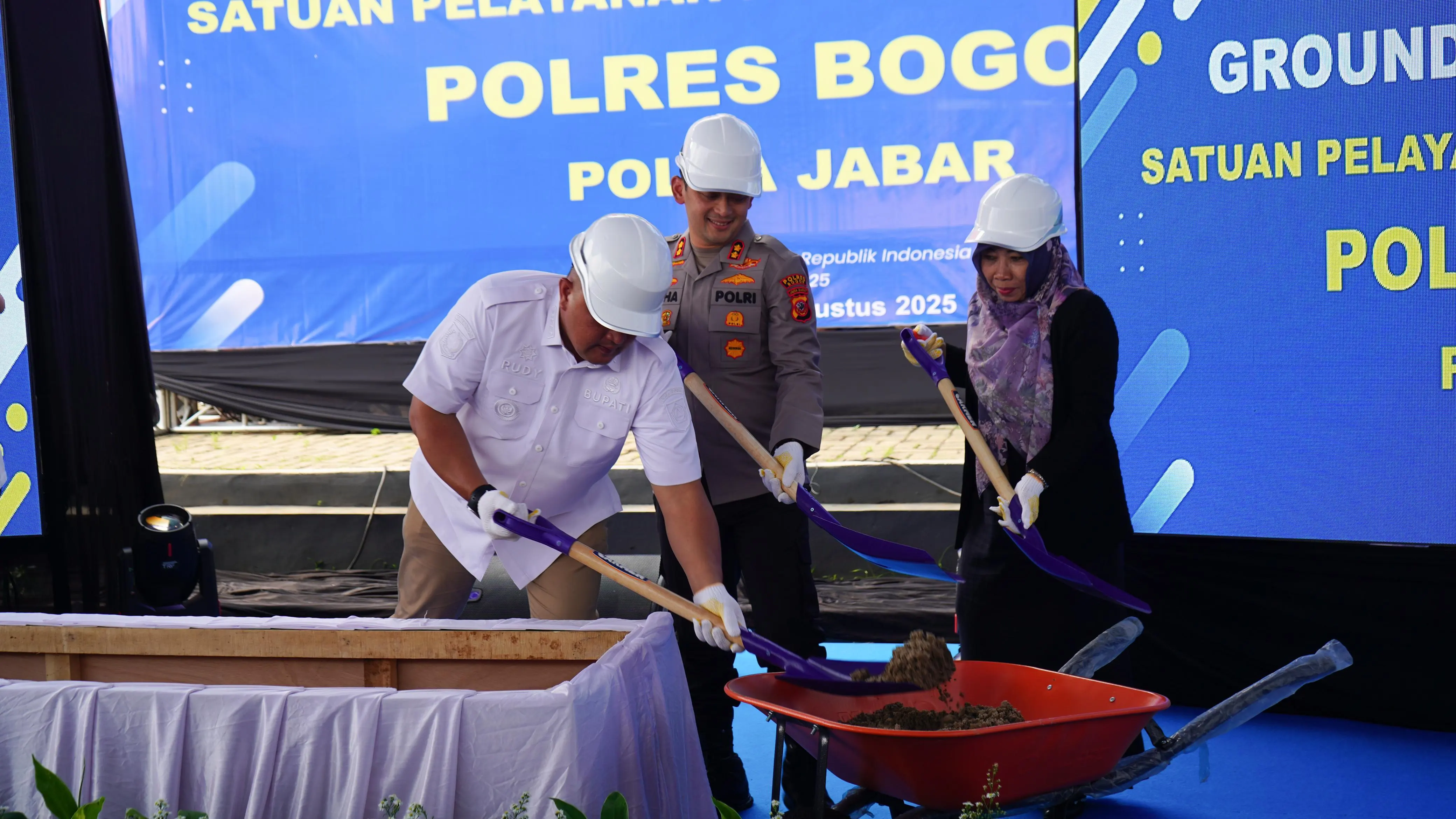 Rudy Susmanto dan Kapolres Resmikan 10 SPPG, Target Bangun 500 Dapur Gizi Hingga 2026