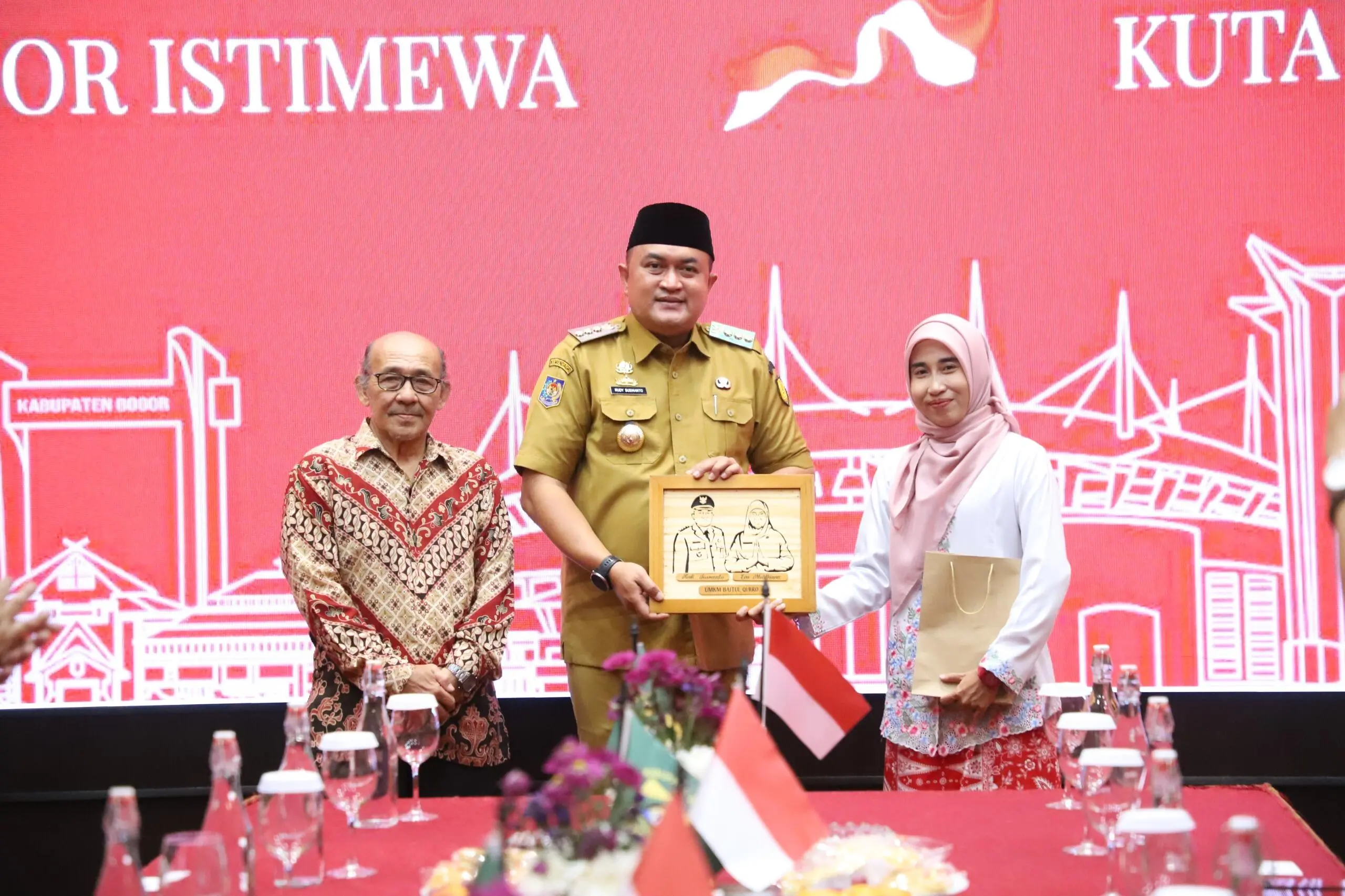 Rudy Susmanto Hadiahi Umroh untuk Tokoh Inspiratif Peduli Pendidikan dan Anak Yatim