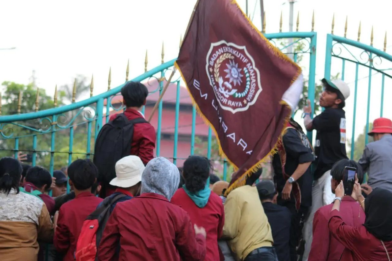 BEM UMBARA Soroti Rangkap Jabatan Heri Gunawan, DPRD Kabupaten Bogor Dinilai Abai Fungsi Pengawasan