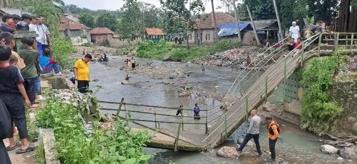 Jembatan Putus di Desa Cintamanik Cigudeg Bogor, Ratusan KK Terisolasi