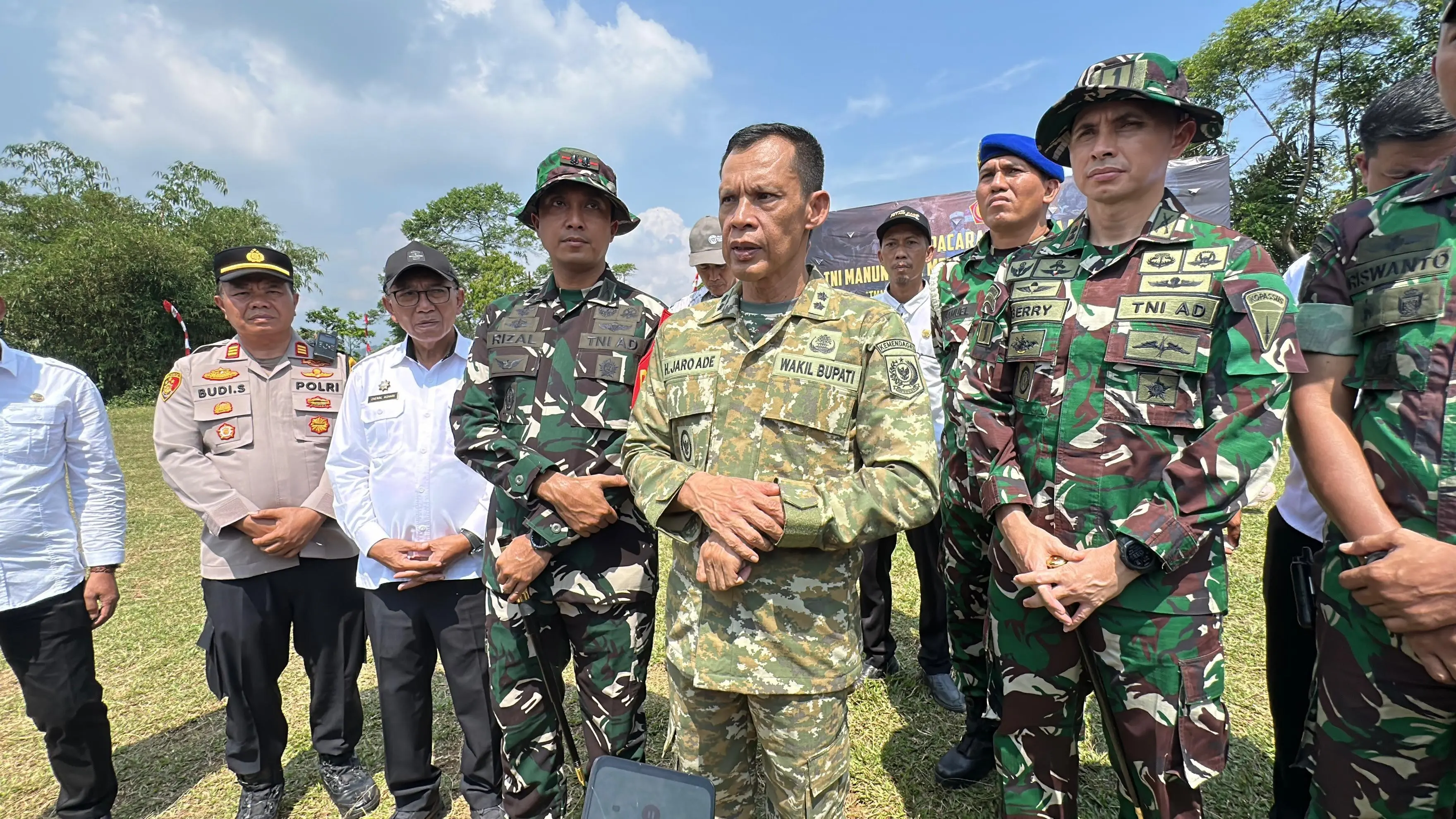 Jaro Ade Apresiasi TMMD ke-128 Cigudeg: Buka Isolasi Desa Kabupaten Bogor