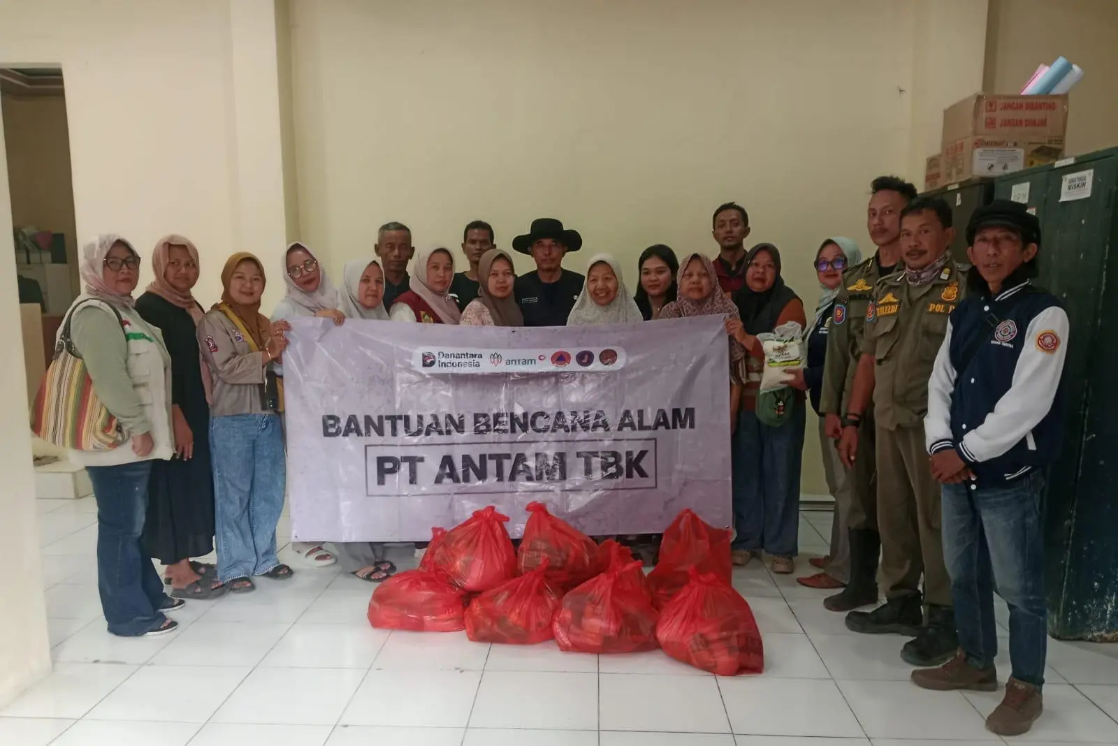 Karang Taruna Cigudeg Salurkan Bantuan ke 11 Desa Terdampak Banjir di Kabupaten Bogor