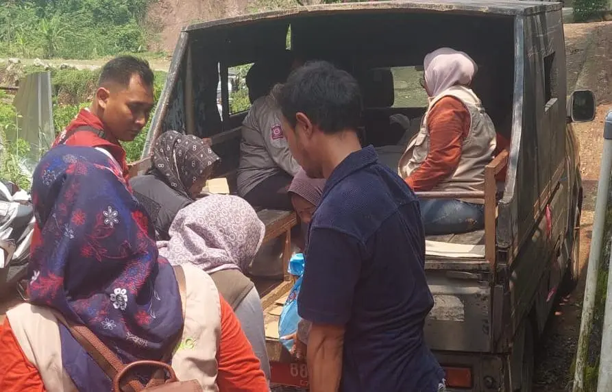 Banjir dan Longsor di Cigudeg Rusak 11 Desa, Dinsos Baru Salurkan 5 Kasur